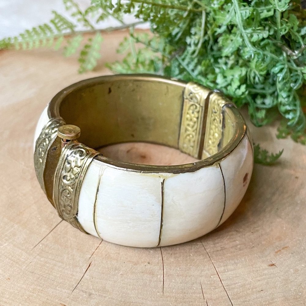 Vintage India Bovine Bone & Brass Hinged Pin Bangle Filigree Chunky Bracelet